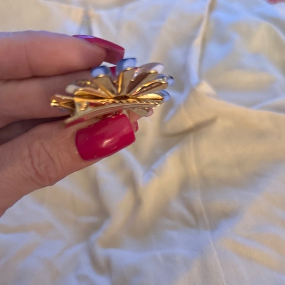 Elegant Blue and Pink Floral Brooch - Picture 2 of 2